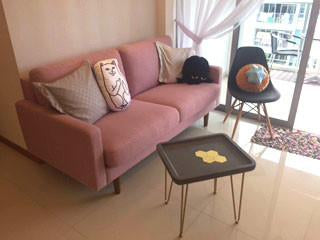 Chicago sofa in beautiful pastel pink!