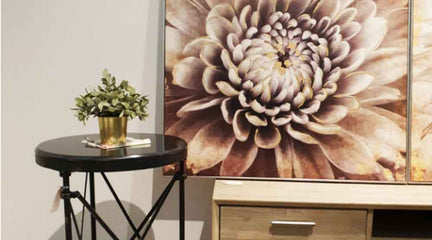 Trendy side table with bronze finish