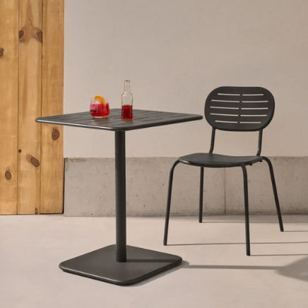 Brai Outdoor Table